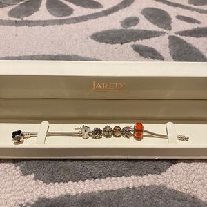 Official Jared Pandora bracelet with 5 charms